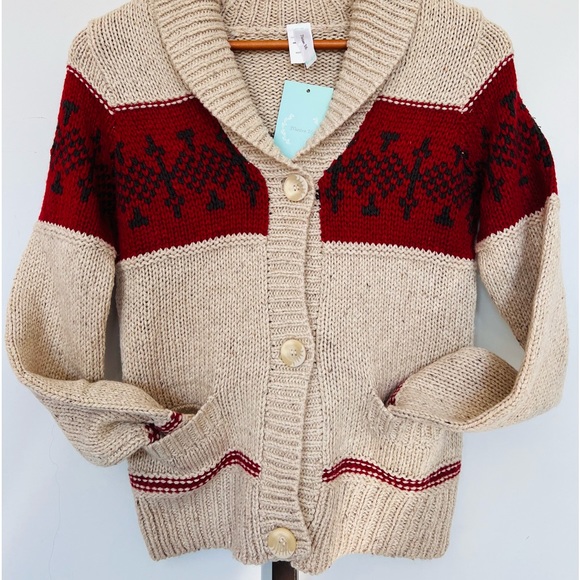 NWT red cream button sweater small - Picture 7 of 8